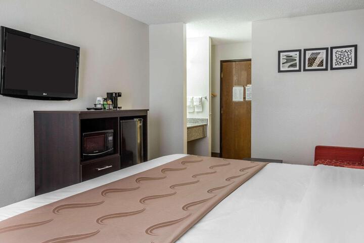 1 King Bed (21 of 21)
