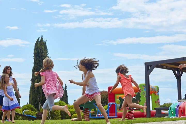 Children's play area - outdoor