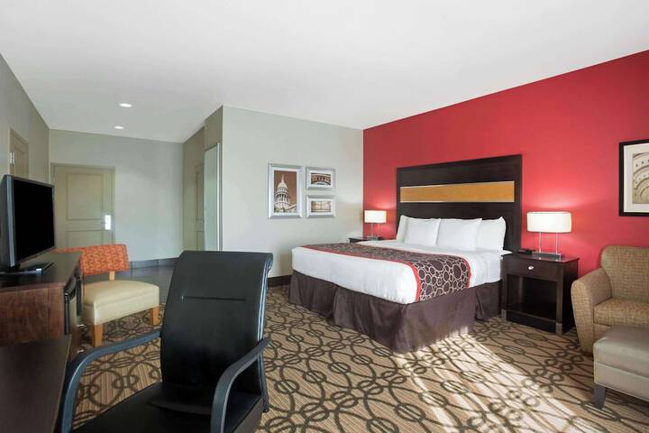 Room 15 of 38