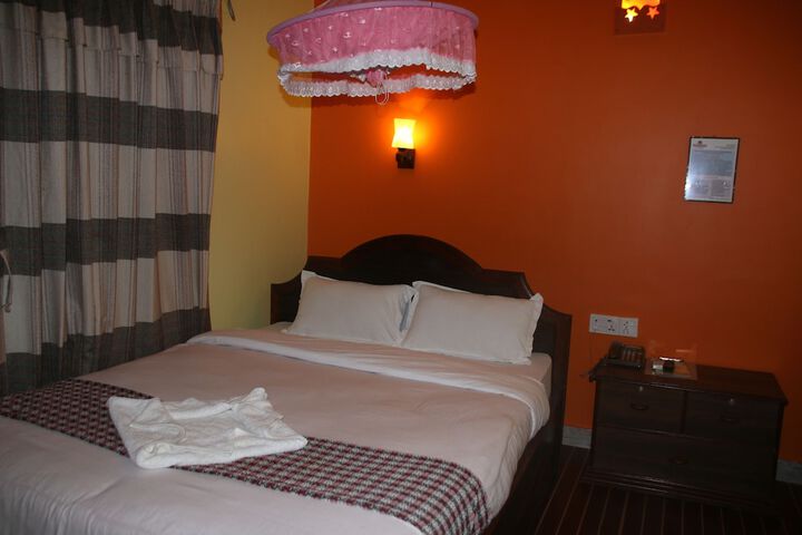 Room 4 of 41