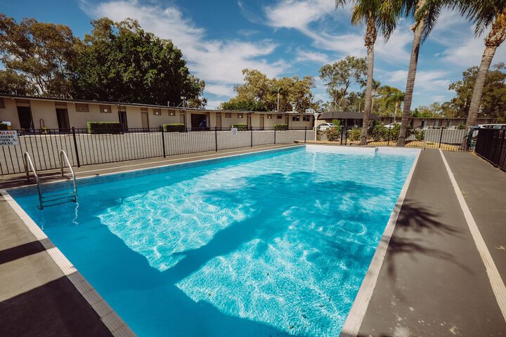 Pool 32 of 43