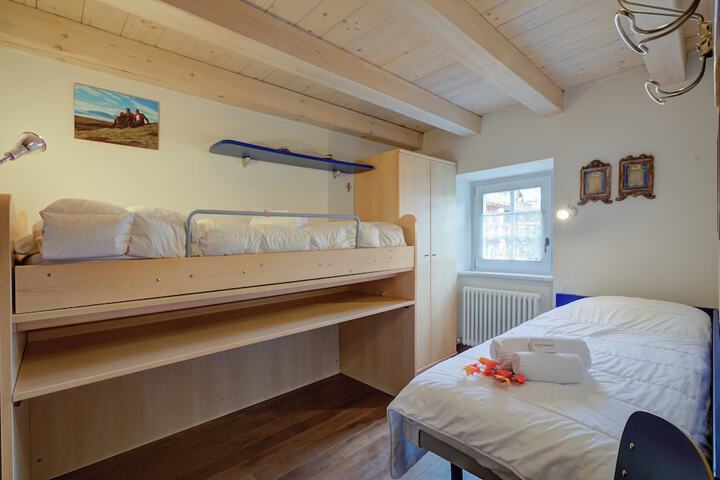 Room 5 of 39