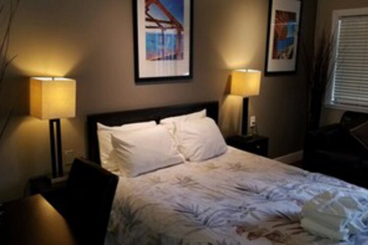 Room 166 of 828