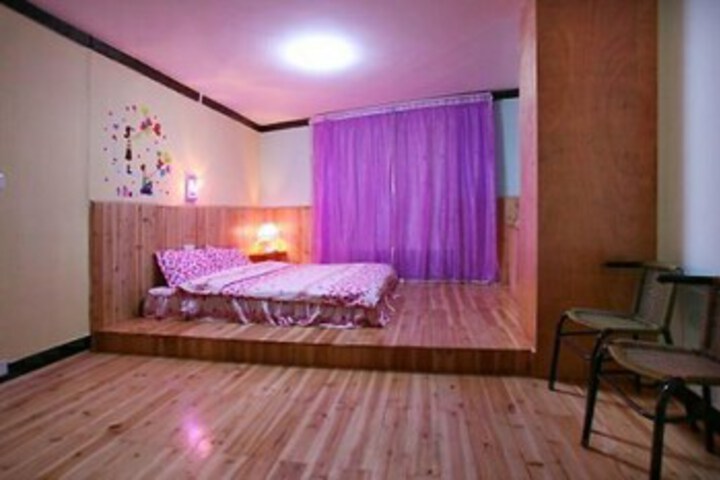 Room 12 of 13