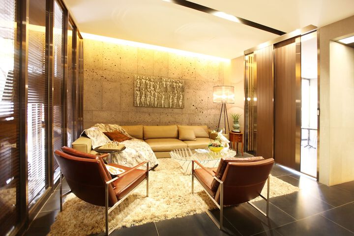 Entrance & Lobby