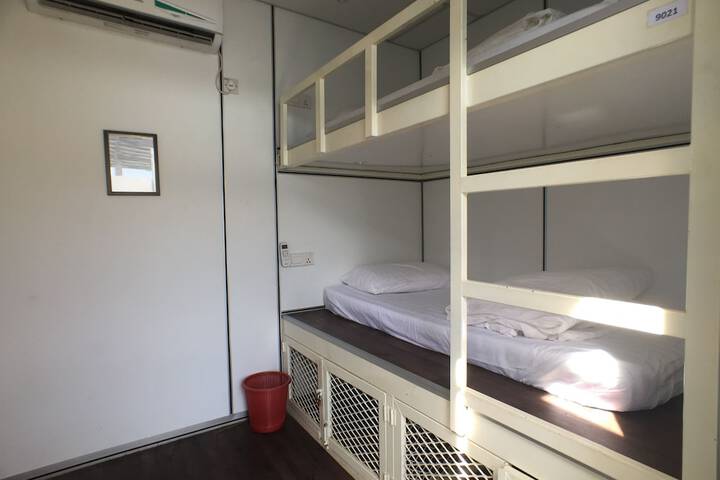Room 26 of 129