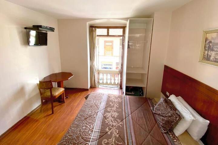 Room 37 of 61
