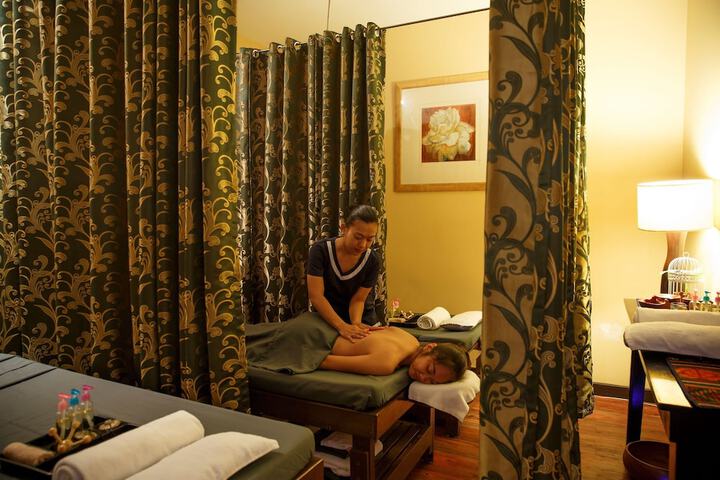 Room 27 of 48