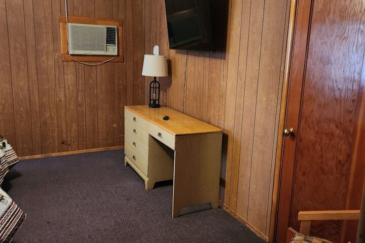 Room 6 of 17