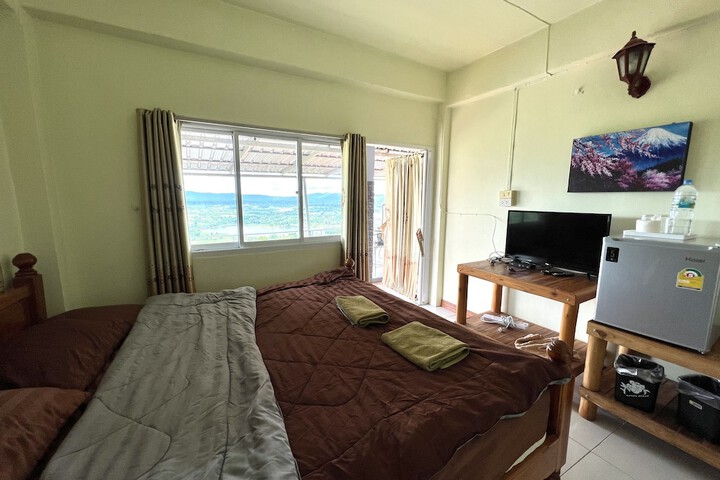 Room 6 of 60