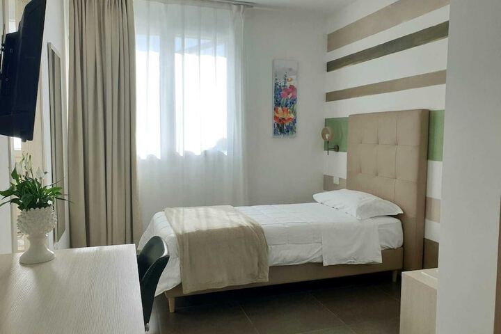 Room 13 of 43
