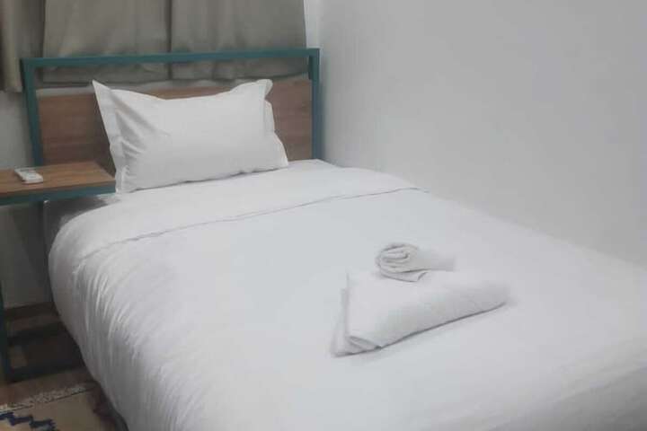 Room 8 of 18