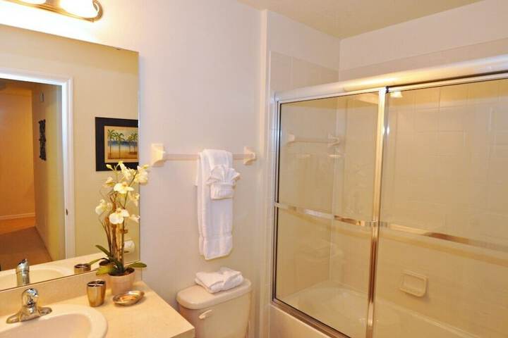 Room 12 of 25