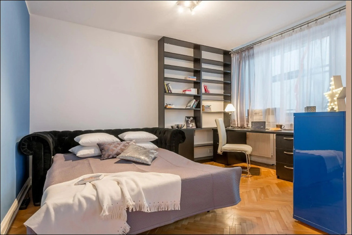 Room 3 of 10