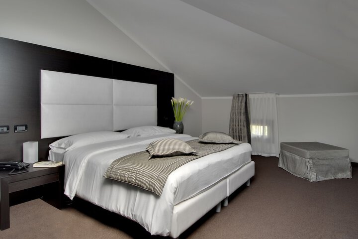 Room 18 of 49