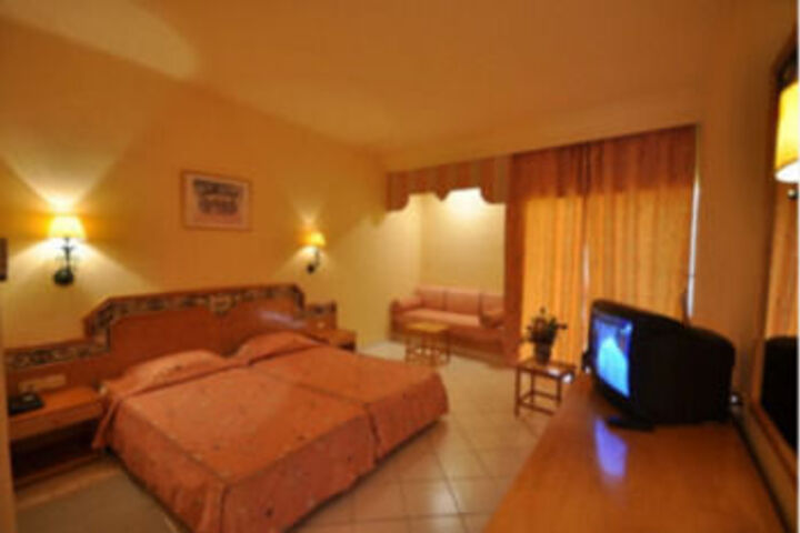 Room 19 of 61