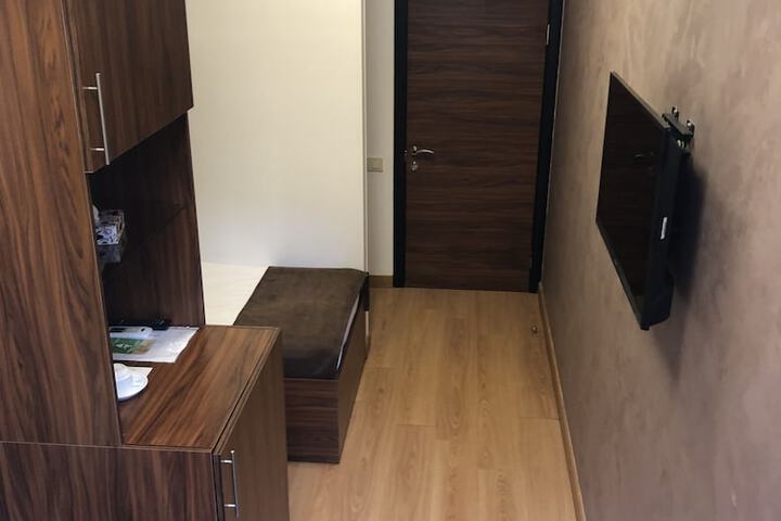 Room 6 of 23