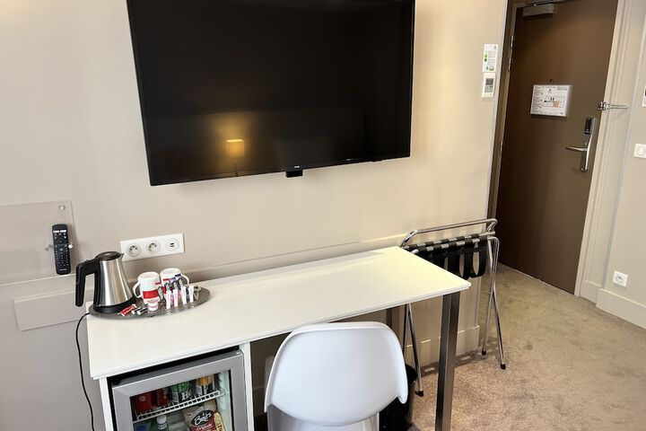 Room 16 of 92