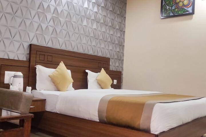 Room 12 of 42