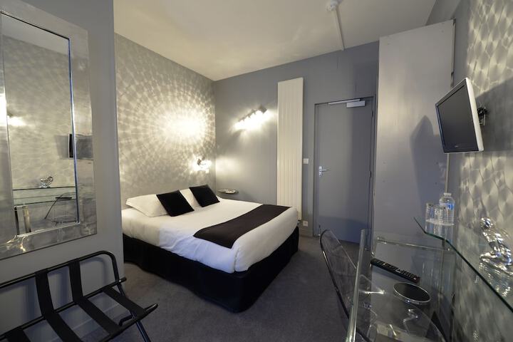 Room 5 of 44