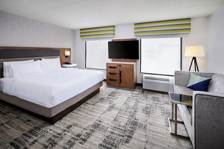 Room 8 of 40