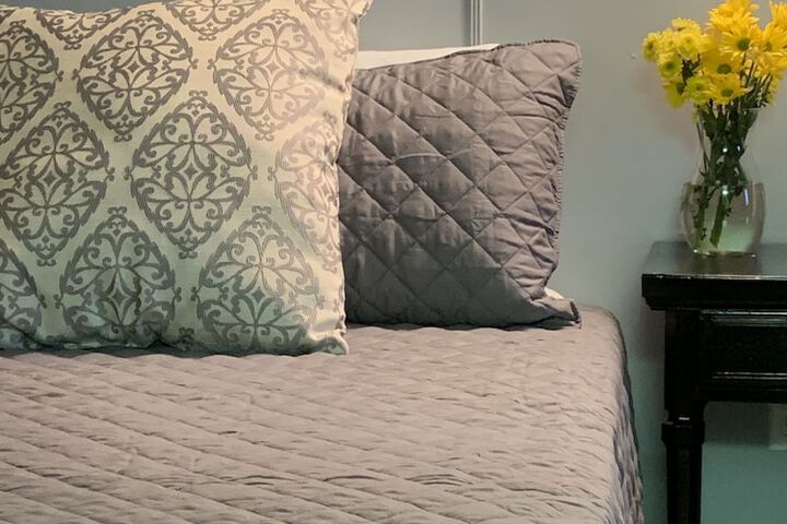 Room 2 of 6