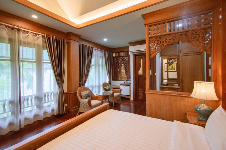 Room 9 of 30