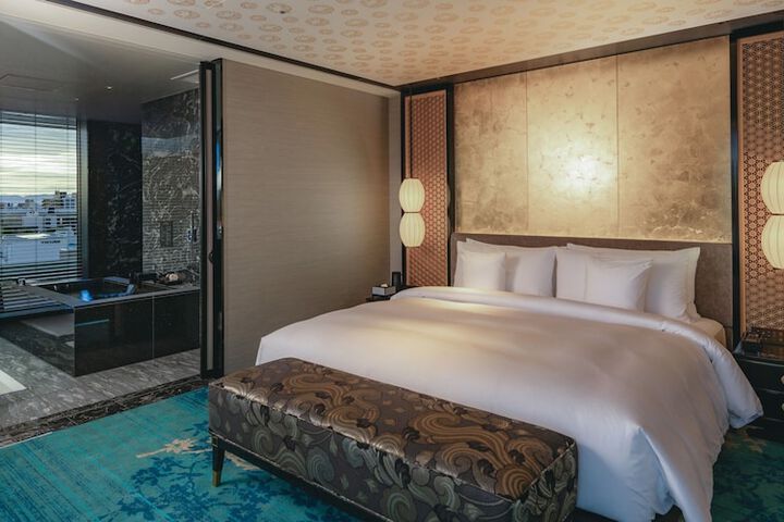 Room 55 of 201