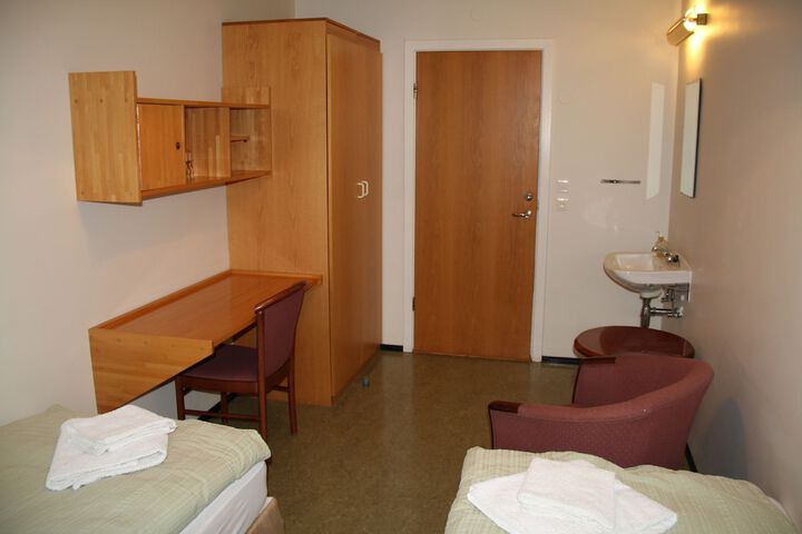 Room 17 of 65