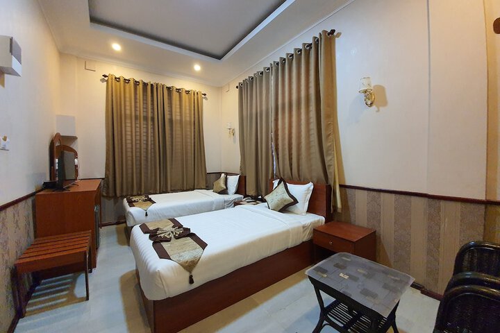 Room 9 of 43