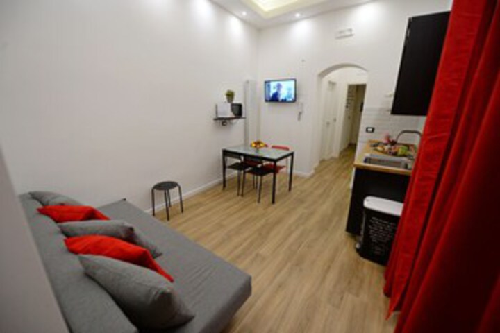 Room 8 of 30