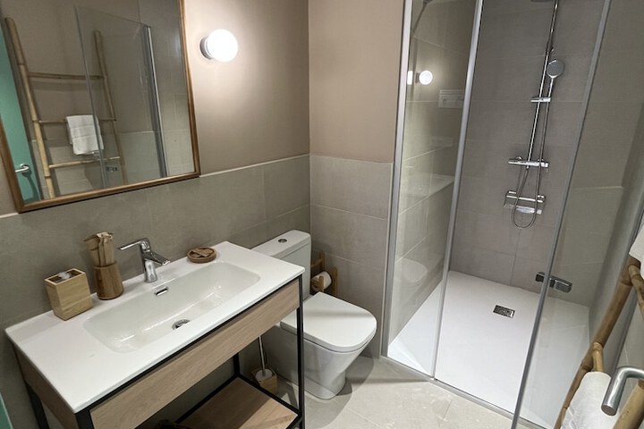 Room 15 of 16