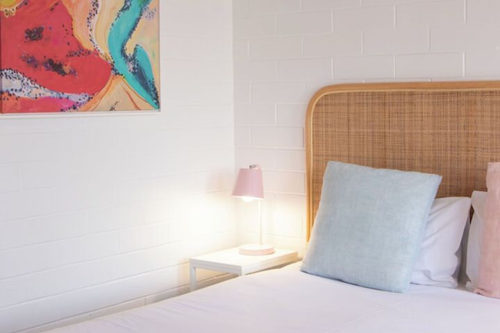 Room 6 of 19