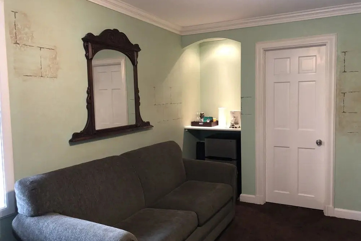 Room 5 of 15