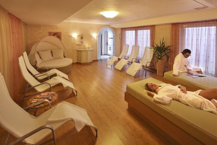 Room 22 of 46
