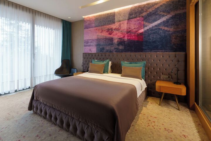 Room 13 of 81