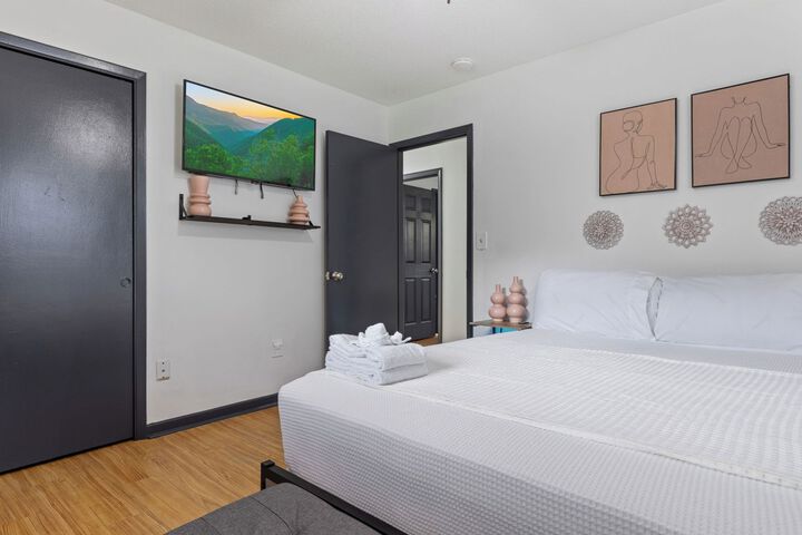 Room 34 of 40