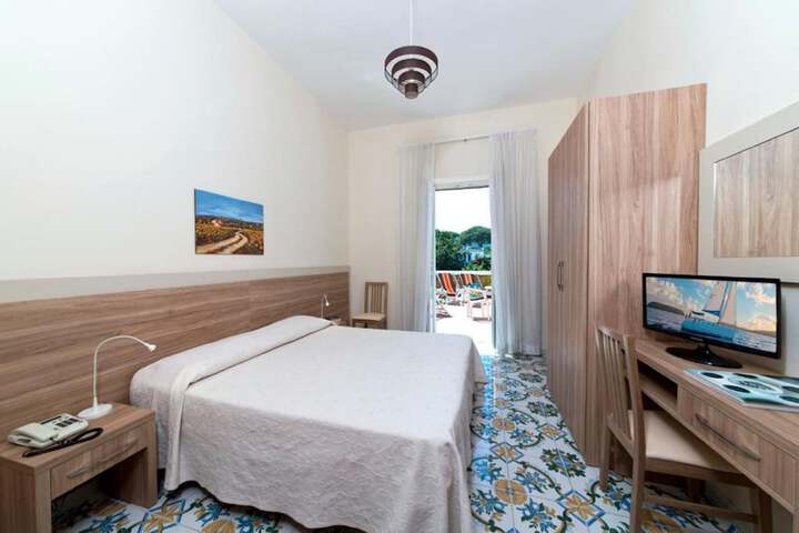 Room 7 of 70
