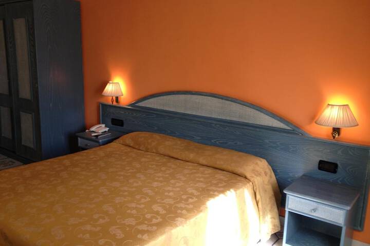 Room 6 of 39