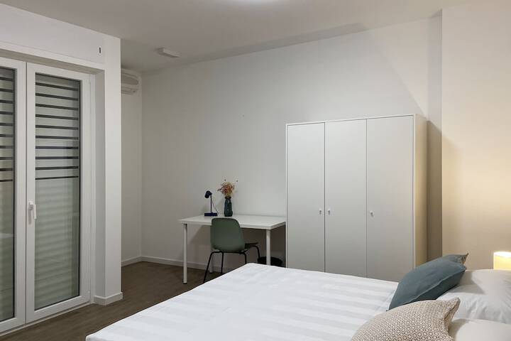 Room 9 of 28