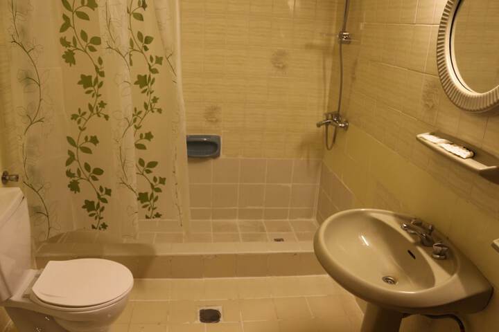 Room 16 of 16