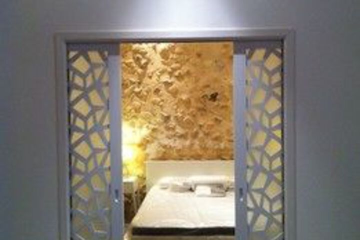 Room 5 of 24