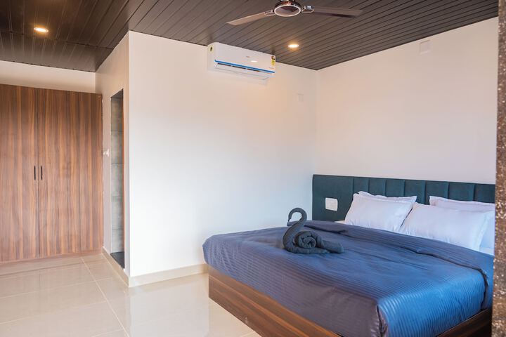 Room 4 of 23