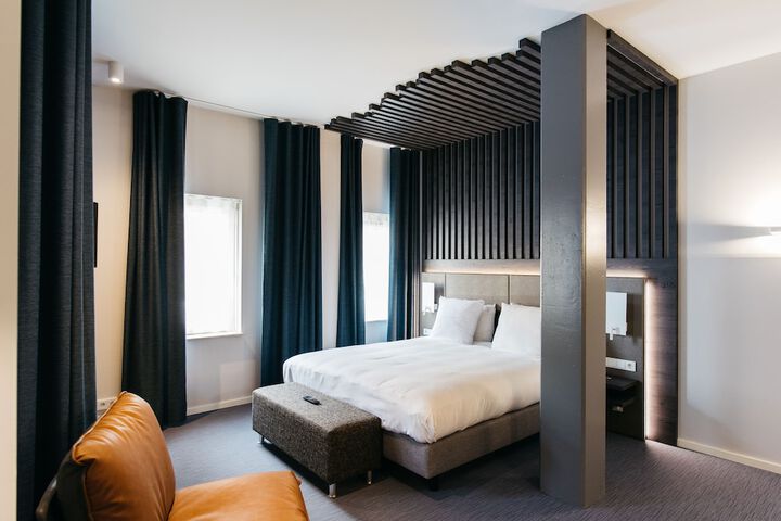 Room 8 of 23