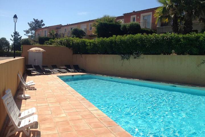 Pool 13 of 16