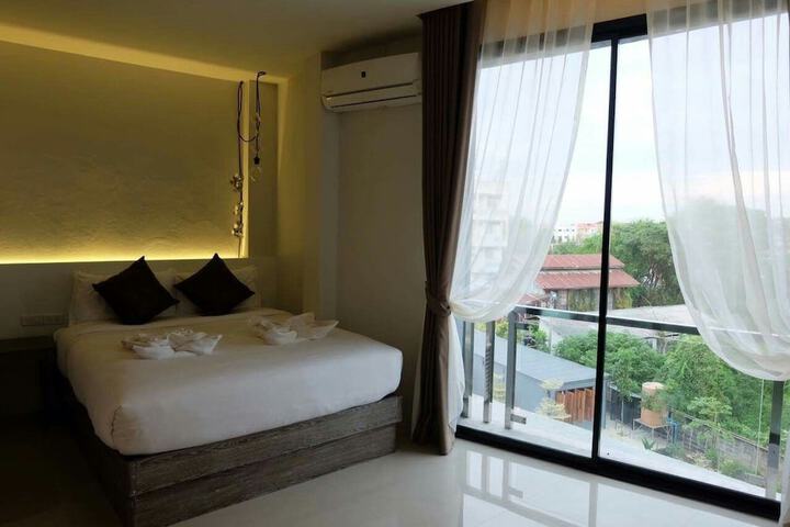 Room 20 of 108