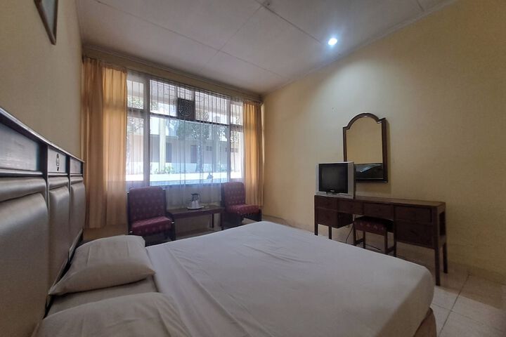 Room 35 of 79