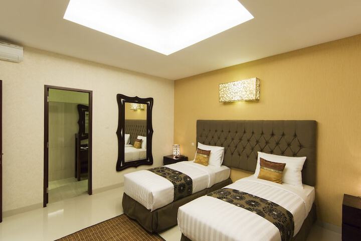 Room 7 of 114