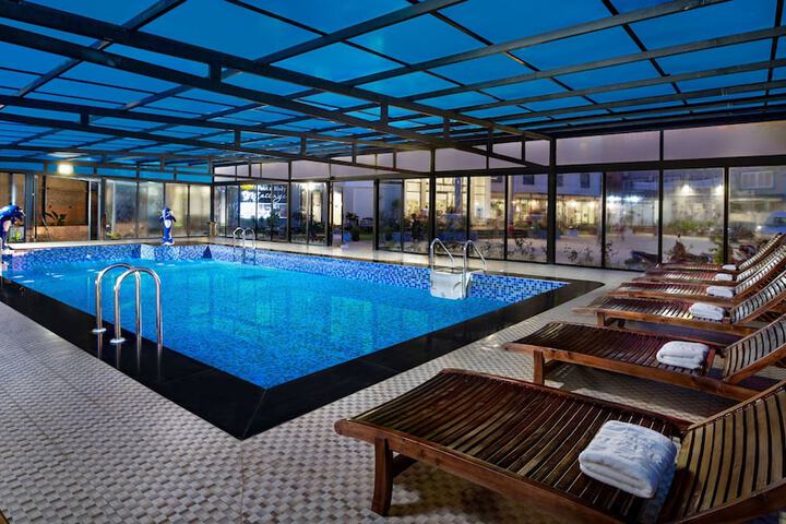 Pool 64 of 109