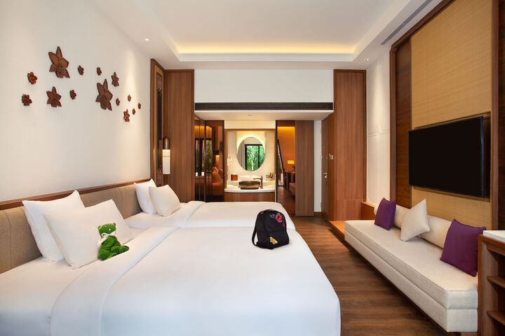 Room 3 of 161